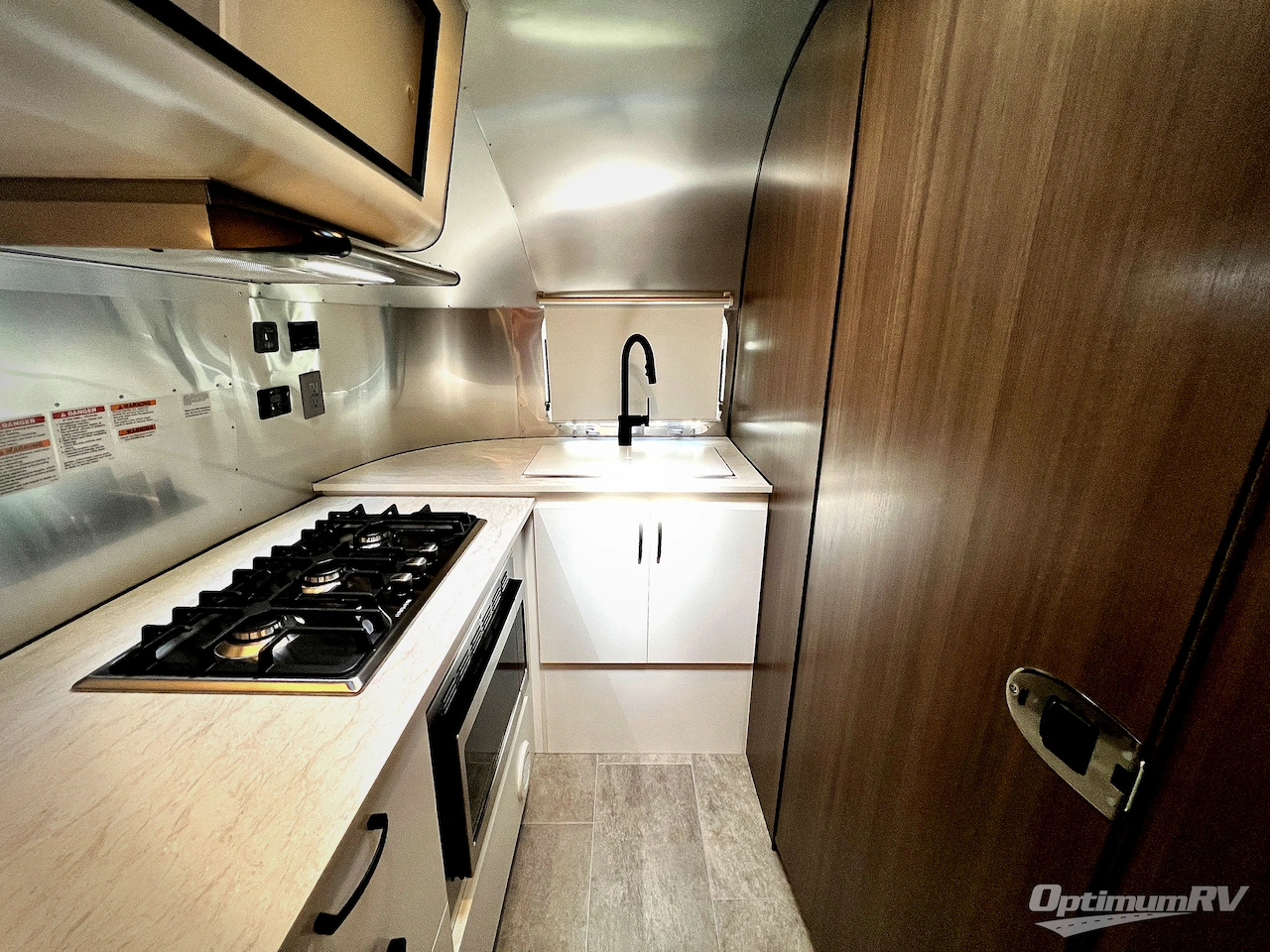 2022 Airstream Caravel 20FB Photo 9
