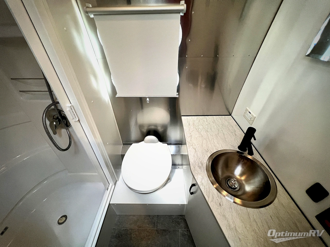 2022 Airstream Caravel 20FB Photo 14