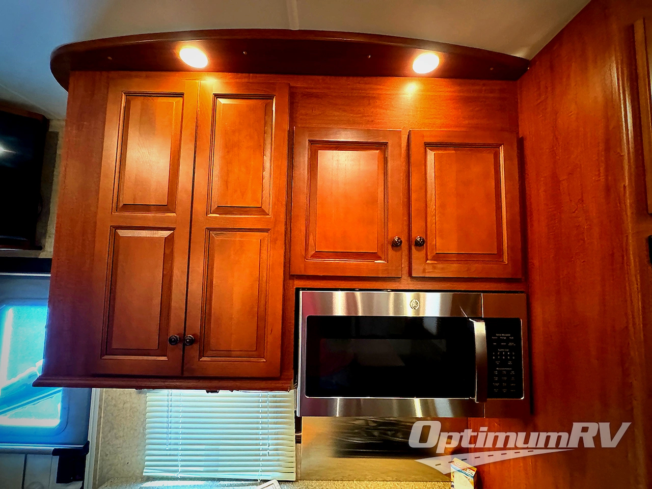 2011 Heartland Cyclone 300C Photo 12