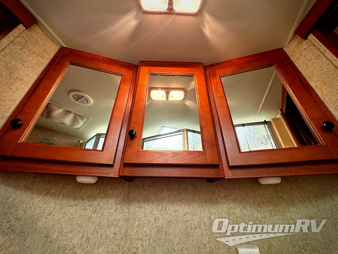 2011 Heartland Cyclone 300C Photo 33