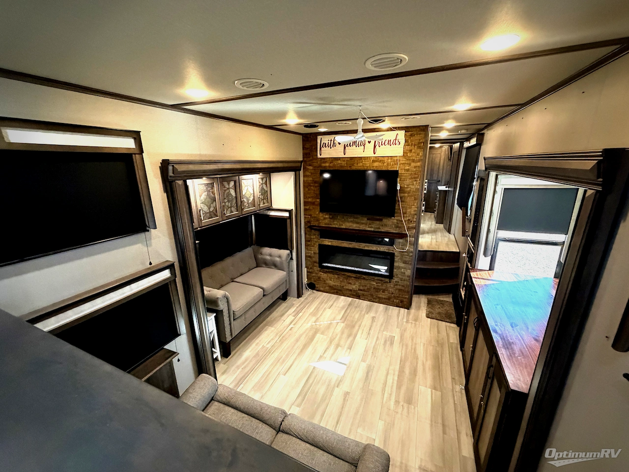 2021 Grand Design Solitude 390RK Photo 6