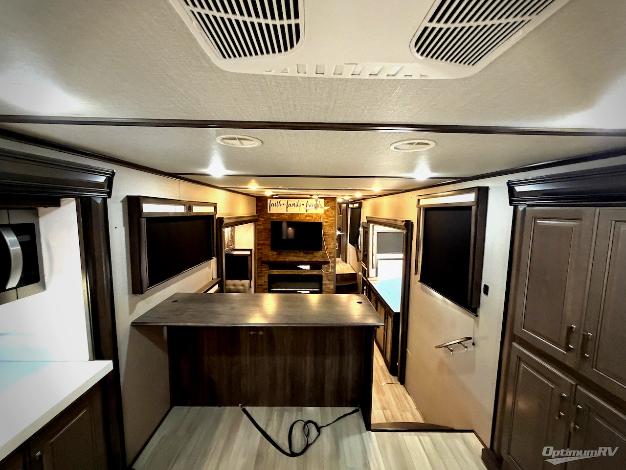 2021 Grand Design Solitude 390RK Photo 14