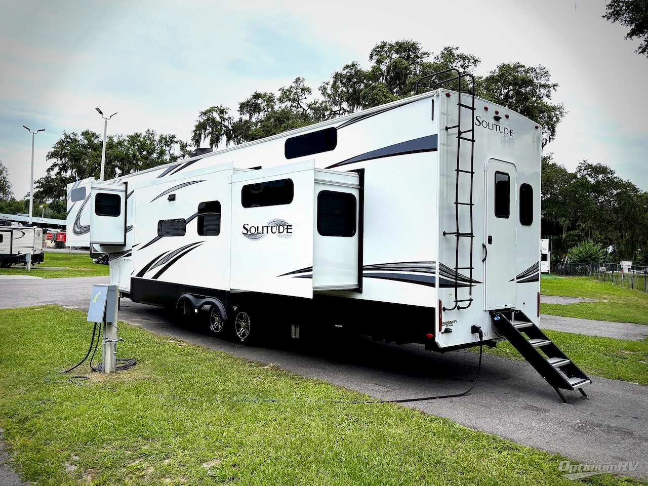 2023 Grand Design Solitude 391DL Photo 3