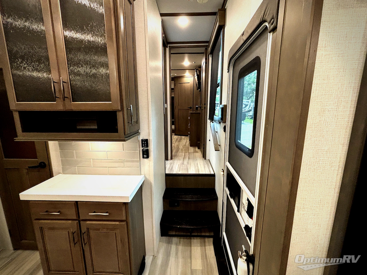 2023 Grand Design Solitude 391DL Photo 7