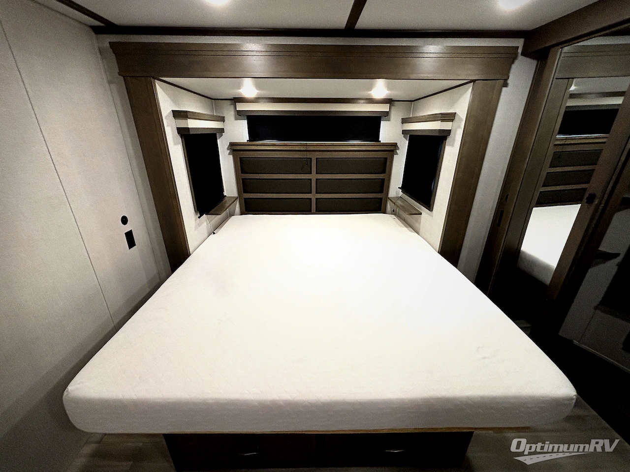 2023 Grand Design Solitude 391DL Photo 9