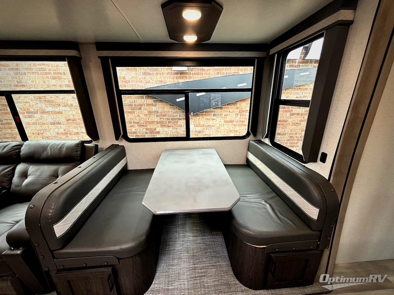 2022 Winnebago Towables Voyage 3033BH Photo 8