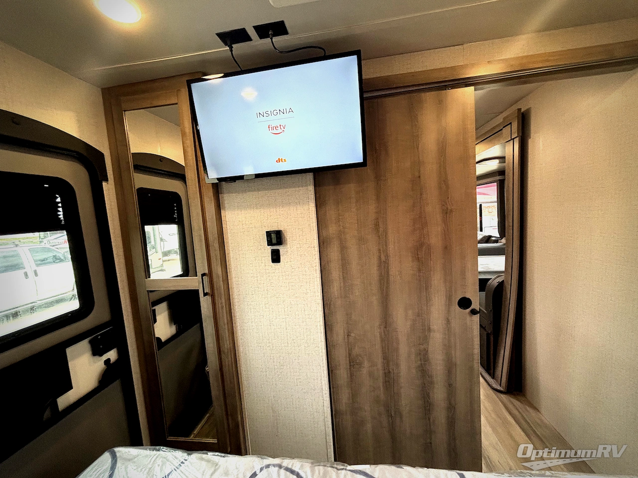 2022 Winnebago Towables Voyage 3033BH Photo 12
