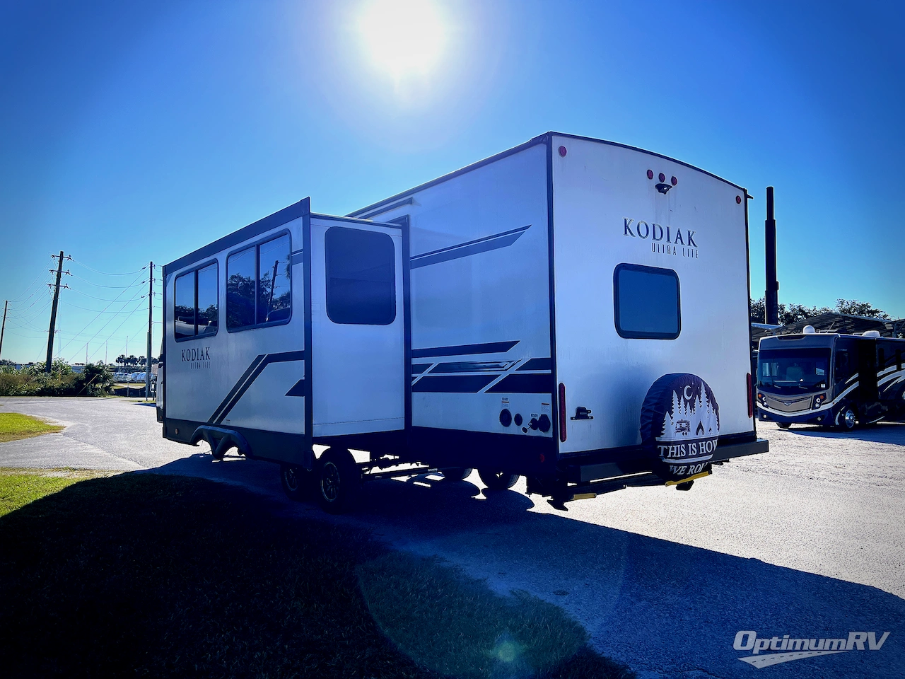 2021 Dutchmen Kodiak Ultra-Lite 296BHSL Photo 2