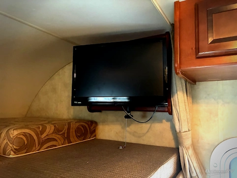 2013 Thor Chateau 24C RV Photo 4