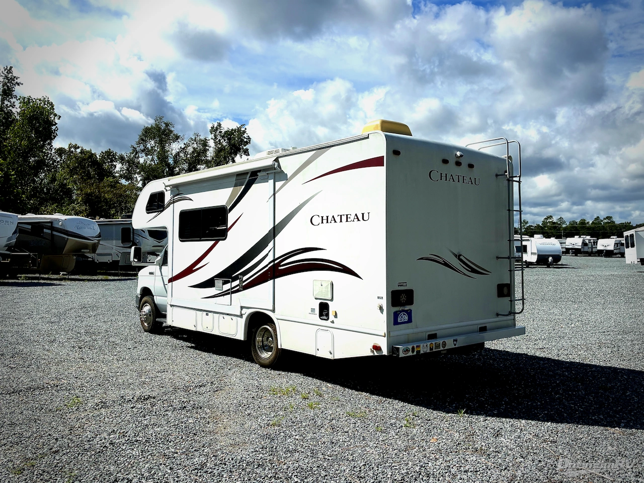 2013 Thor Chateau 24C Photo 3