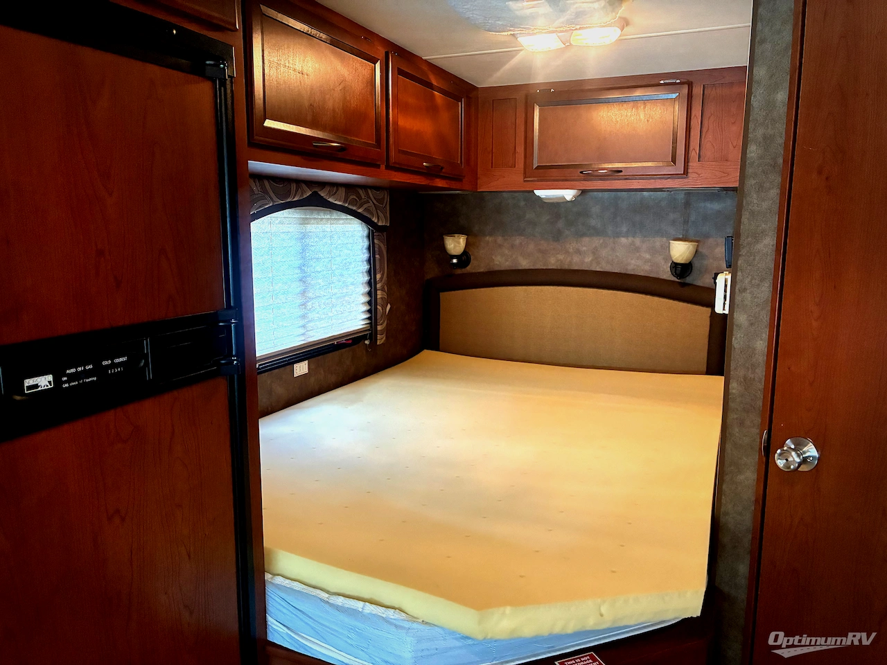 2013 Thor Chateau 24C Photo 9