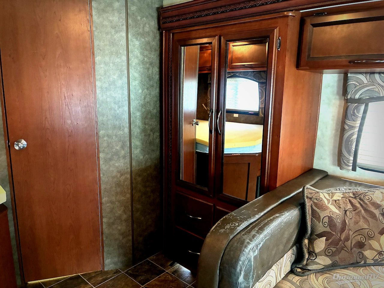 2013 Thor Chateau 24C Photo 10