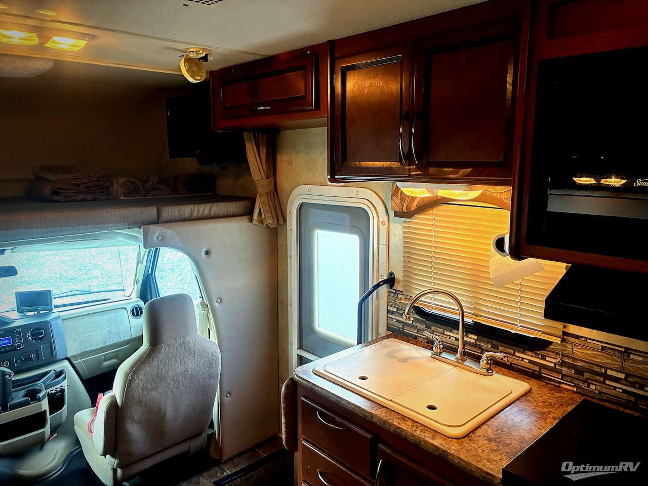2013 Thor Chateau 24C Photo 14