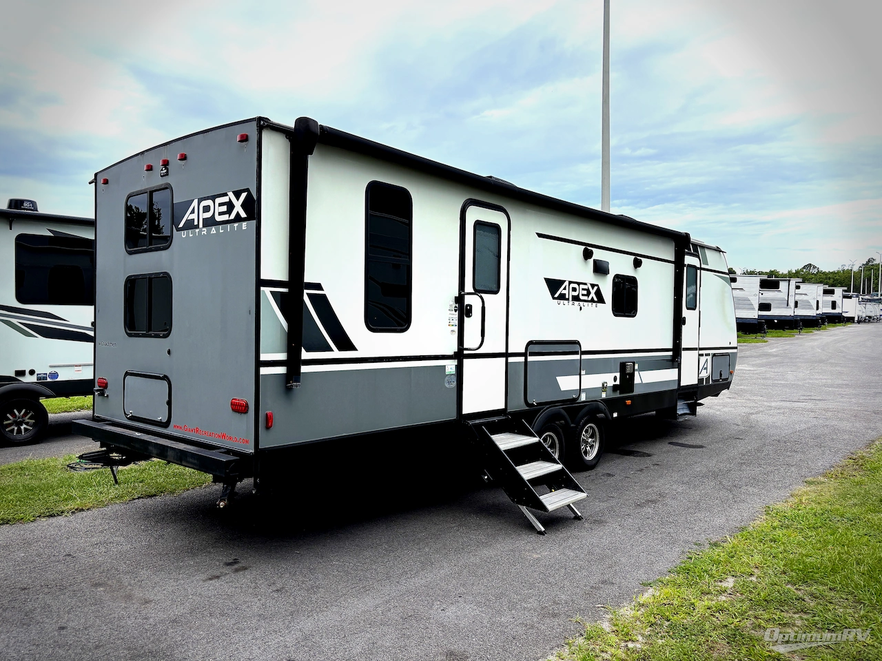 2022 Coachmen Apex Ultra-Lite 266BHS Photo 2