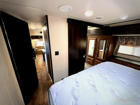 2017 Forest River Salem Hemisphere Hyper-Lyte 29RLSHL RV Photo 4
