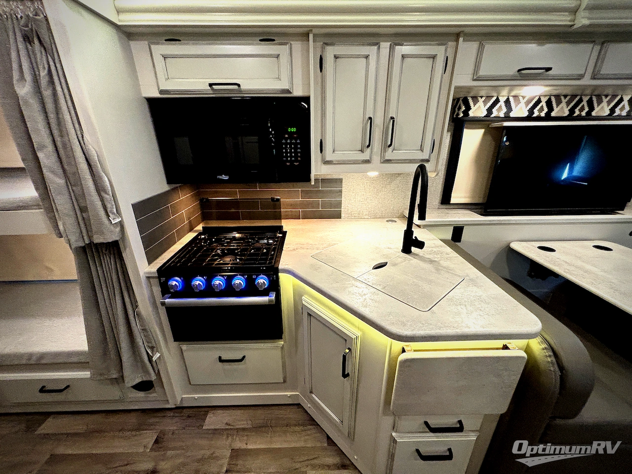 2021 Jayco Alante 29F Photo 6