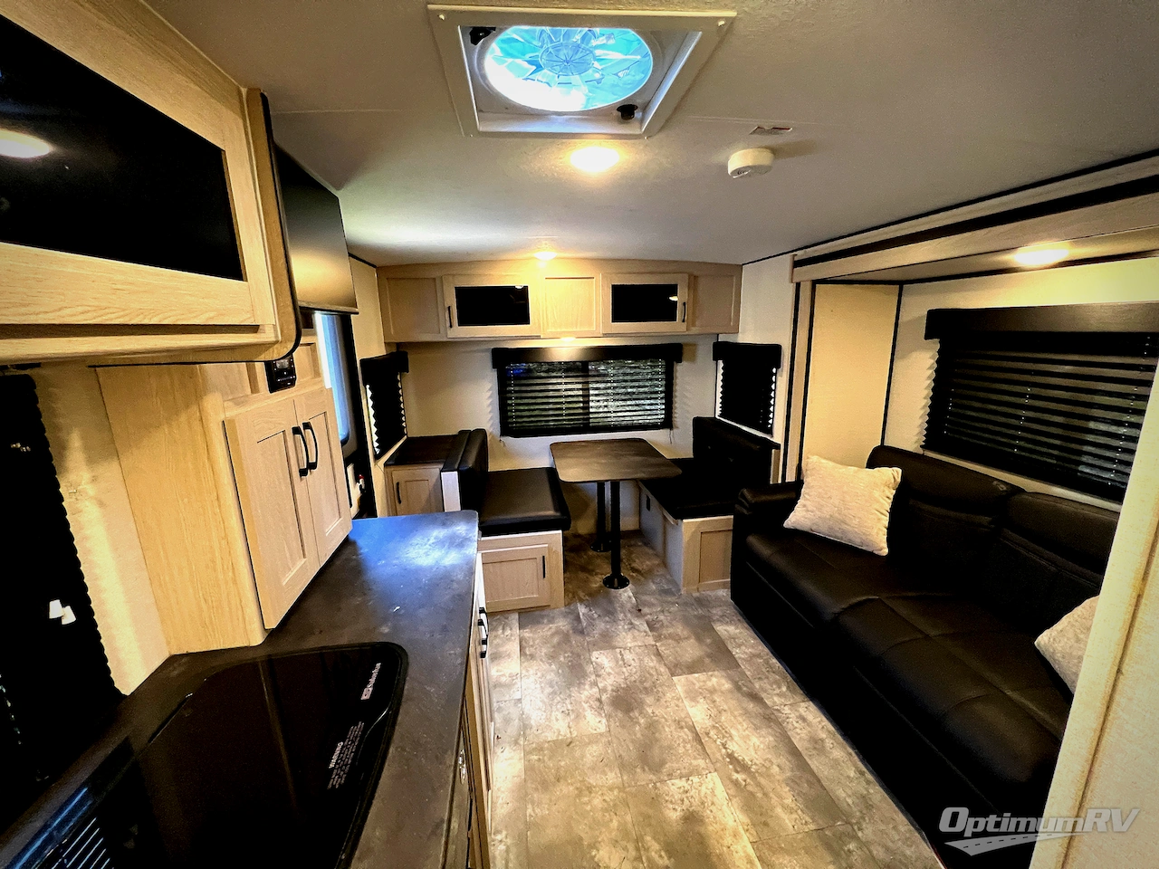 2022 Coachmen Apex Nano 213RDS Photo 4