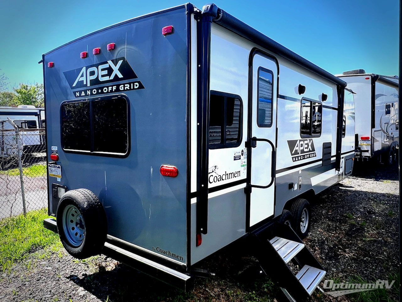 2022 Coachmen Apex Nano 213RDS Photo 2