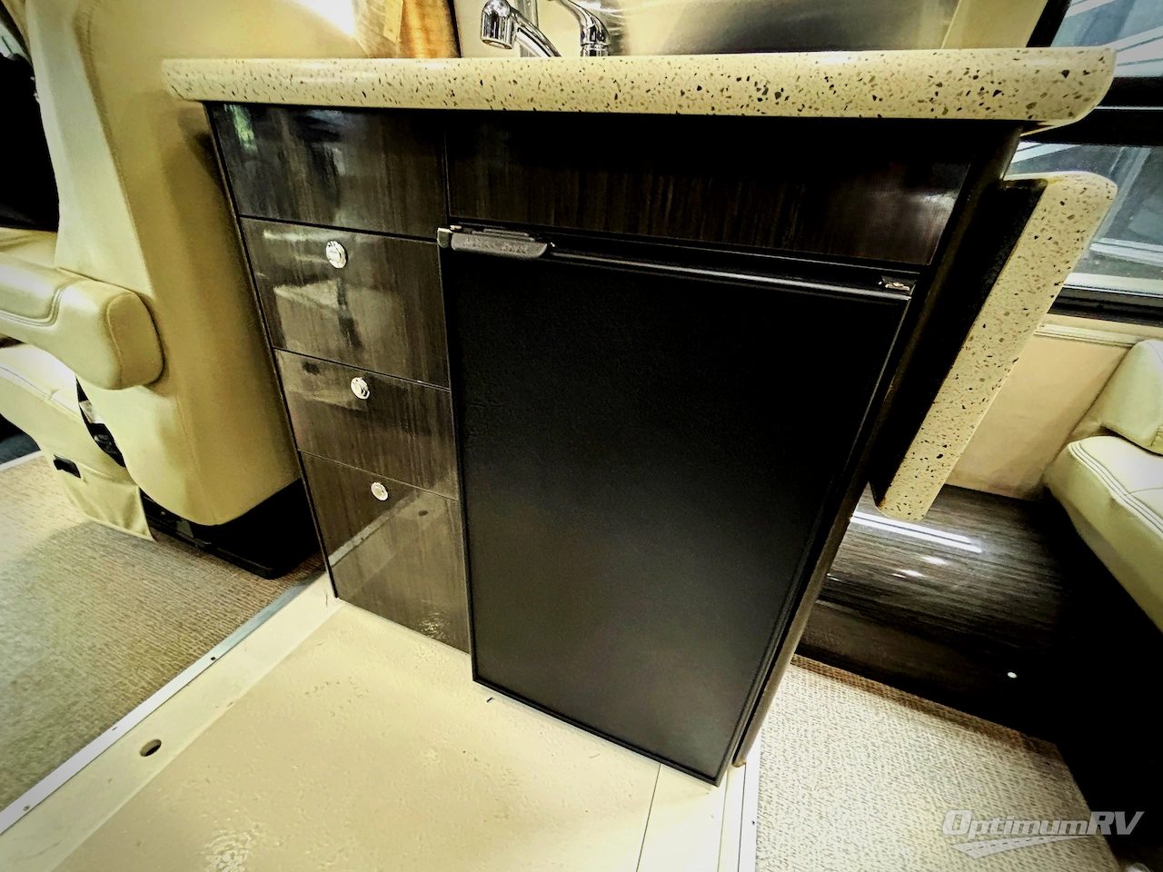 2010 Airstream Avenue Avenue Photo 16