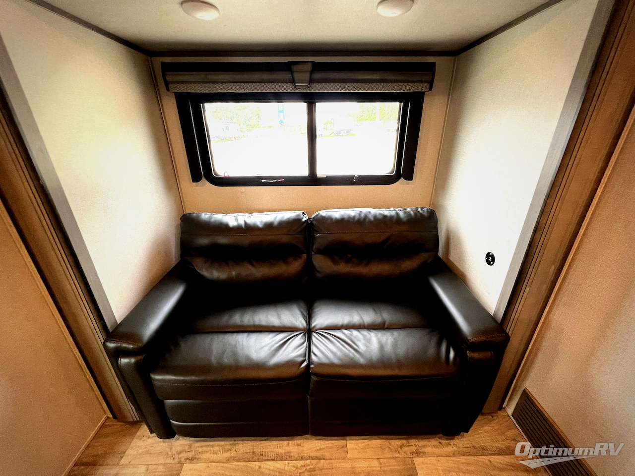 2021 Keystone Montana 3855BR Photo 16