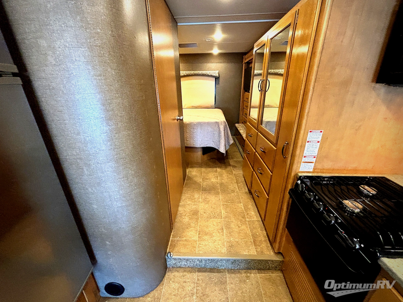 2017 Thor Chateau 31W Photo 15