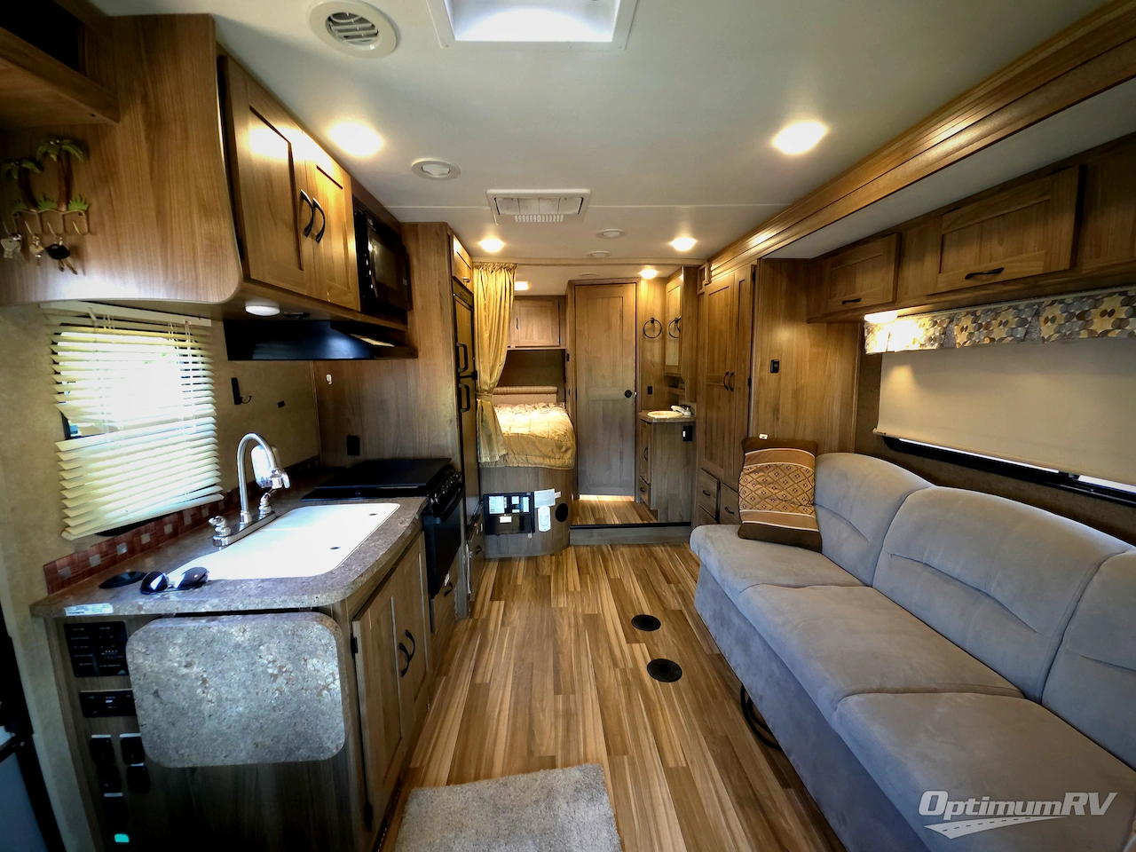 2015 Coachmen Prism 2150LE Photo 4