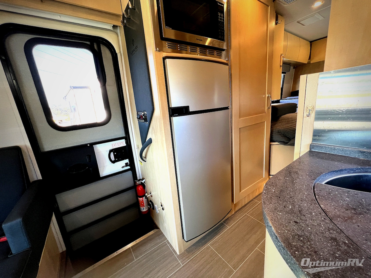 2017 Leisure Travel Unity U24TB Photo 14