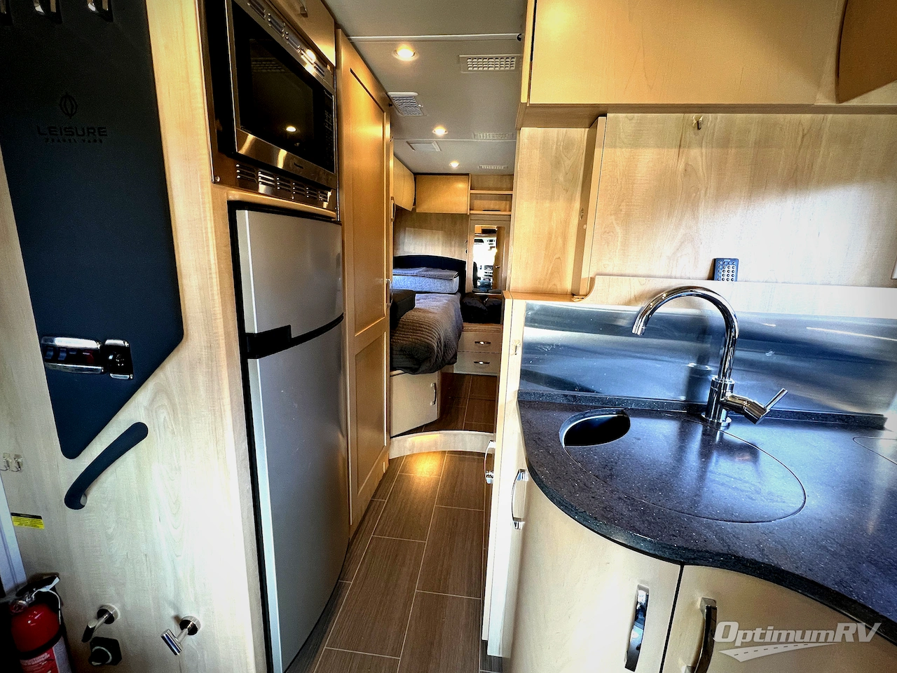 2017 Leisure Travel Unity U24TB Photo 16