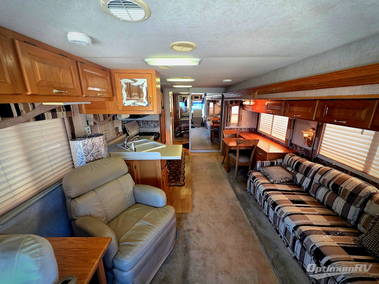 2002 Newmar Kountry Star 3677 Photo 4