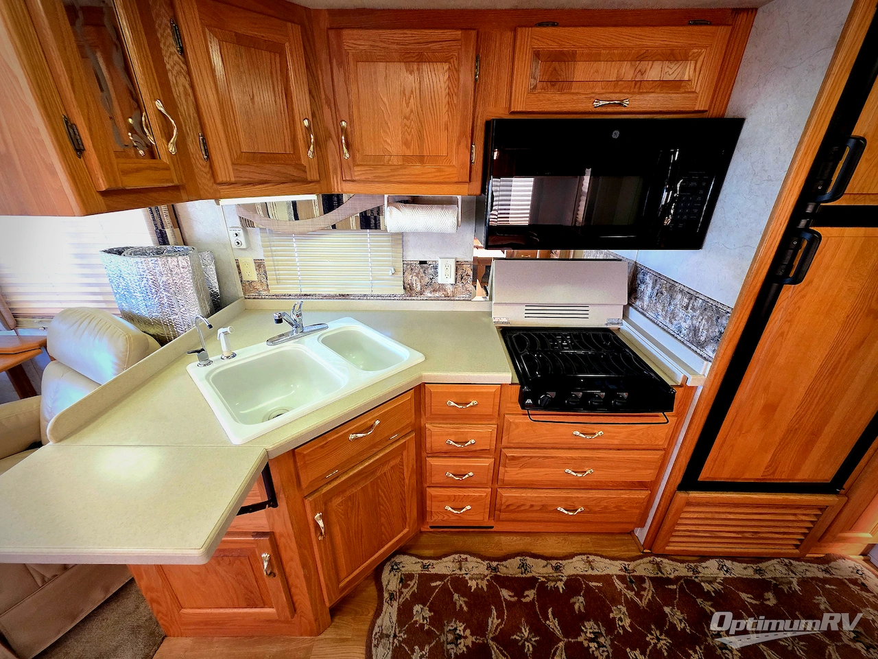 2002 Newmar Kountry Star 3677 Photo 12