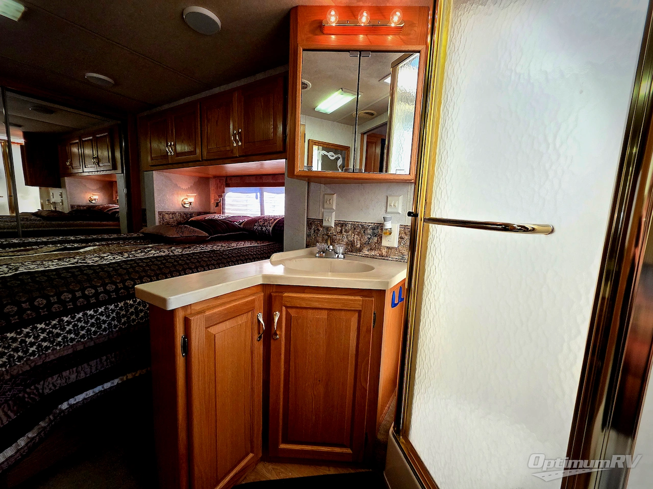 2002 Newmar Kountry Star 3677 Photo 14