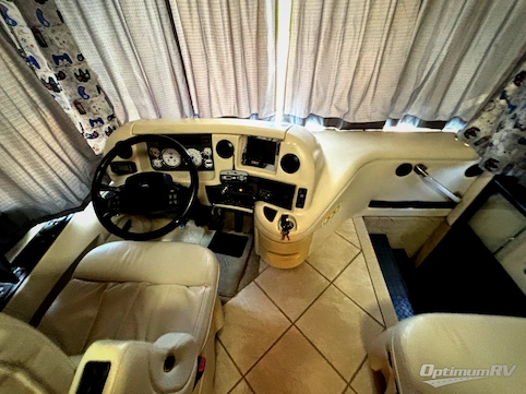 2006 Mandalay Luxury Division Mandalay Class A 40G RV Photo 2
