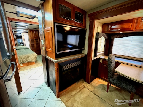 2006 Mandalay Luxury Division Mandalay Class A 40G RV Photo 3