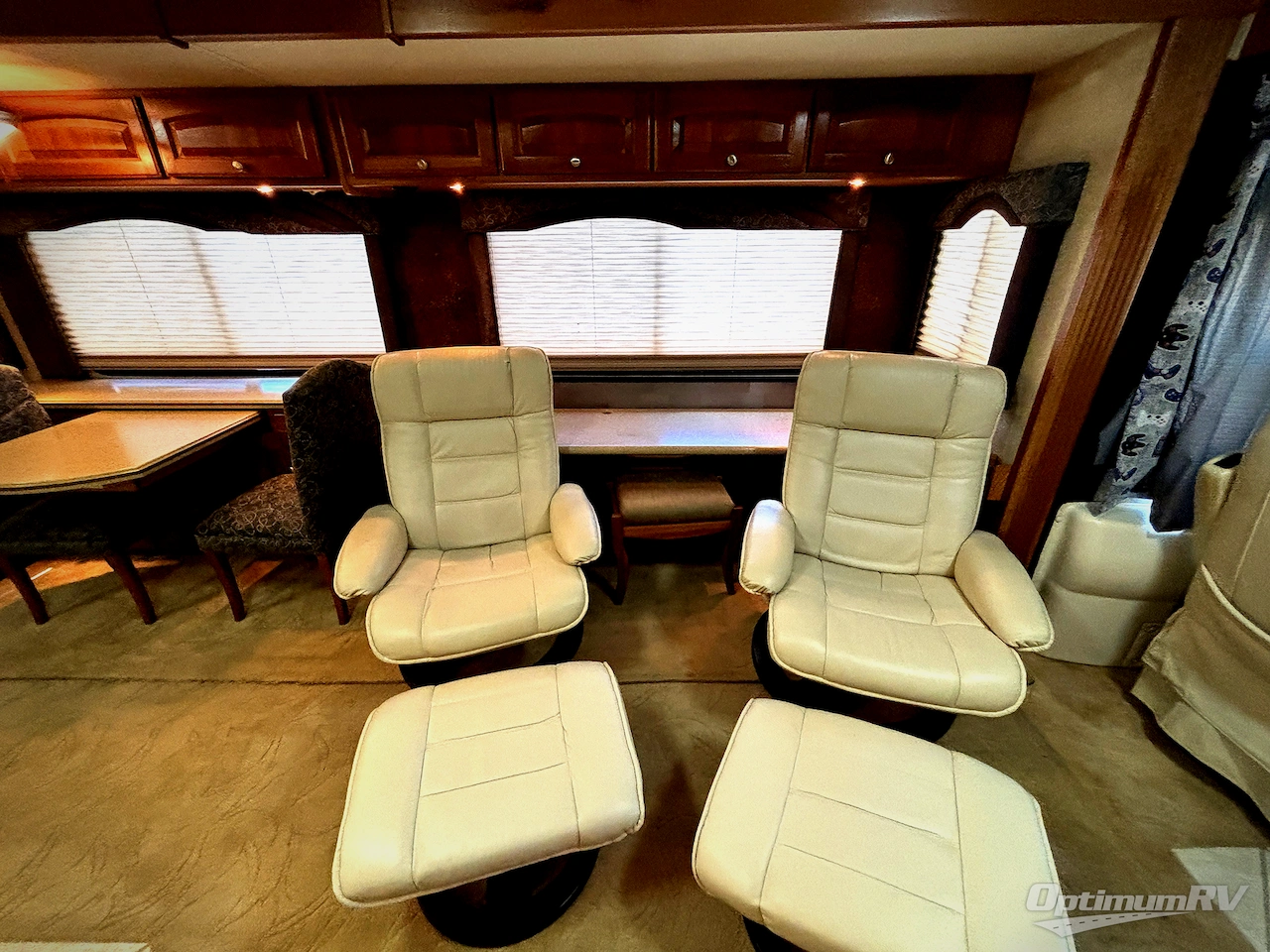 2006 Mandalay Luxury Division Mandalay Class A 40G Photo 13