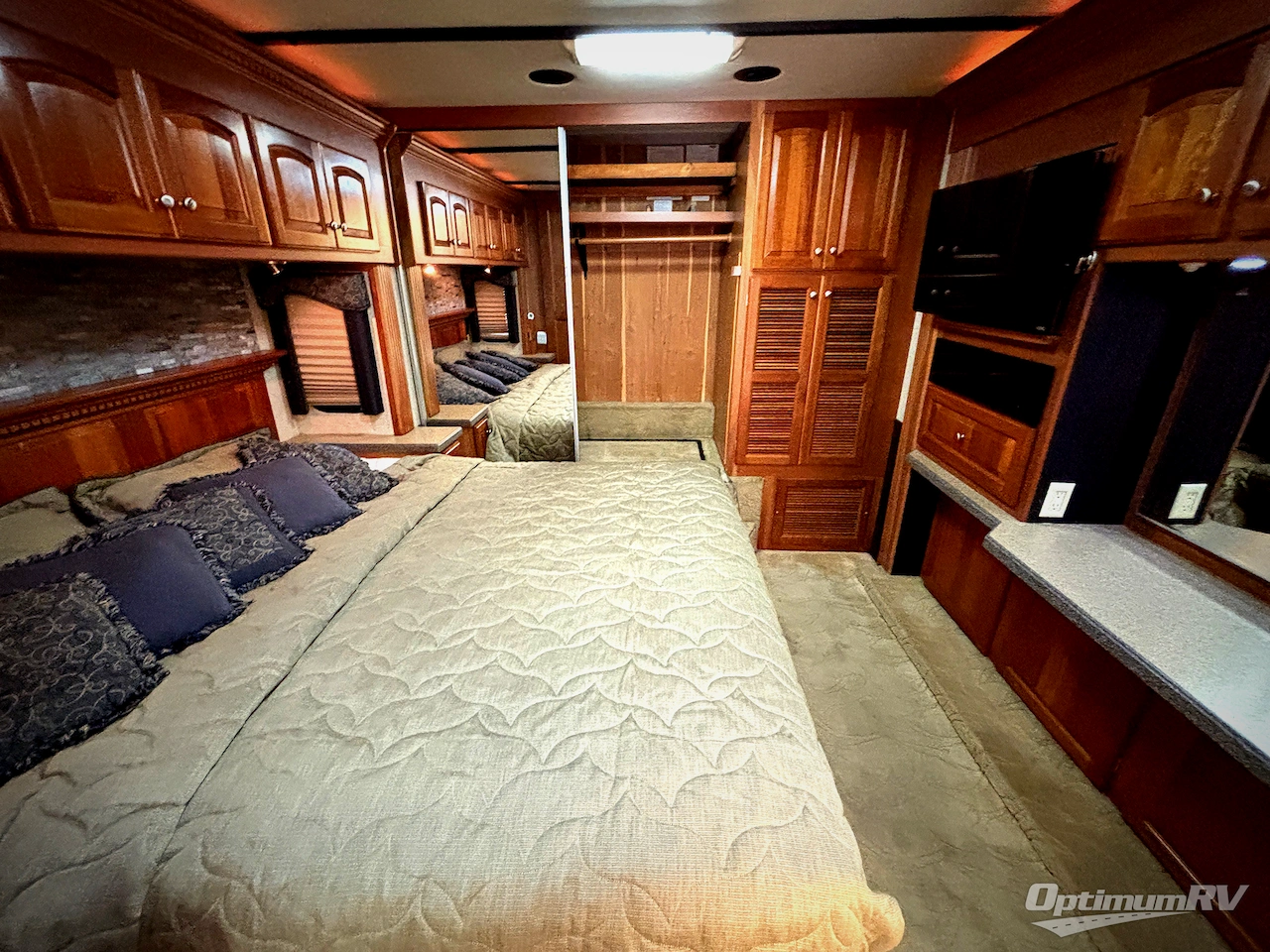 2006 Mandalay Luxury Division Mandalay Class A 40G Photo 21