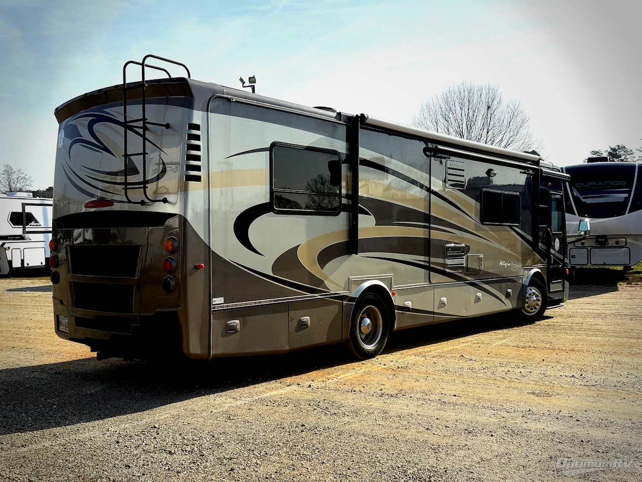 2013 Tiffin Allegro Breeze 32 BR Photo 2