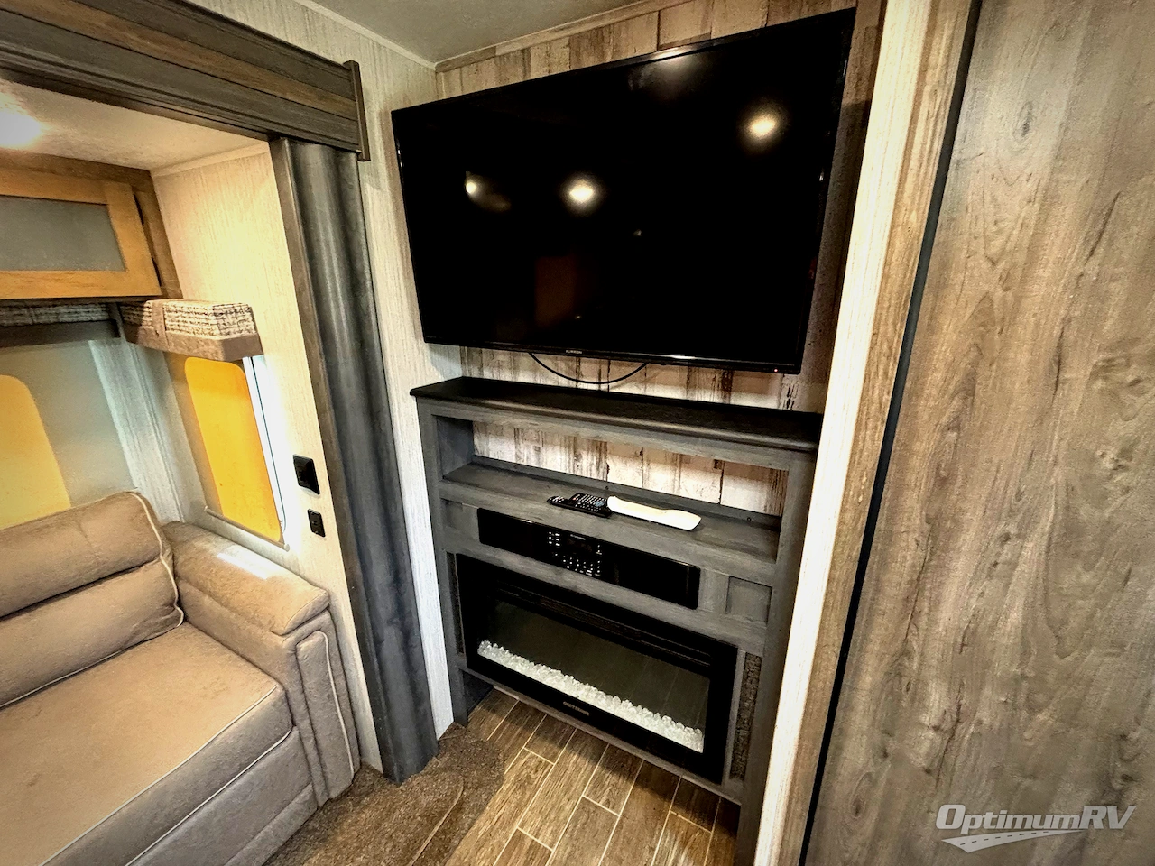 2021 Palomino Puma 32BHDB Photo 12