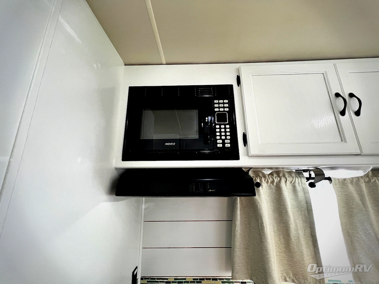 2014 Coachmen Freelander 28QB  Chevy 4500 Photo 15