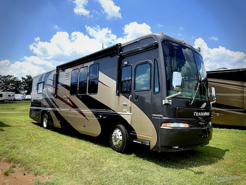 Used 2006 National RV Tradewinds 40E Featured Photo
