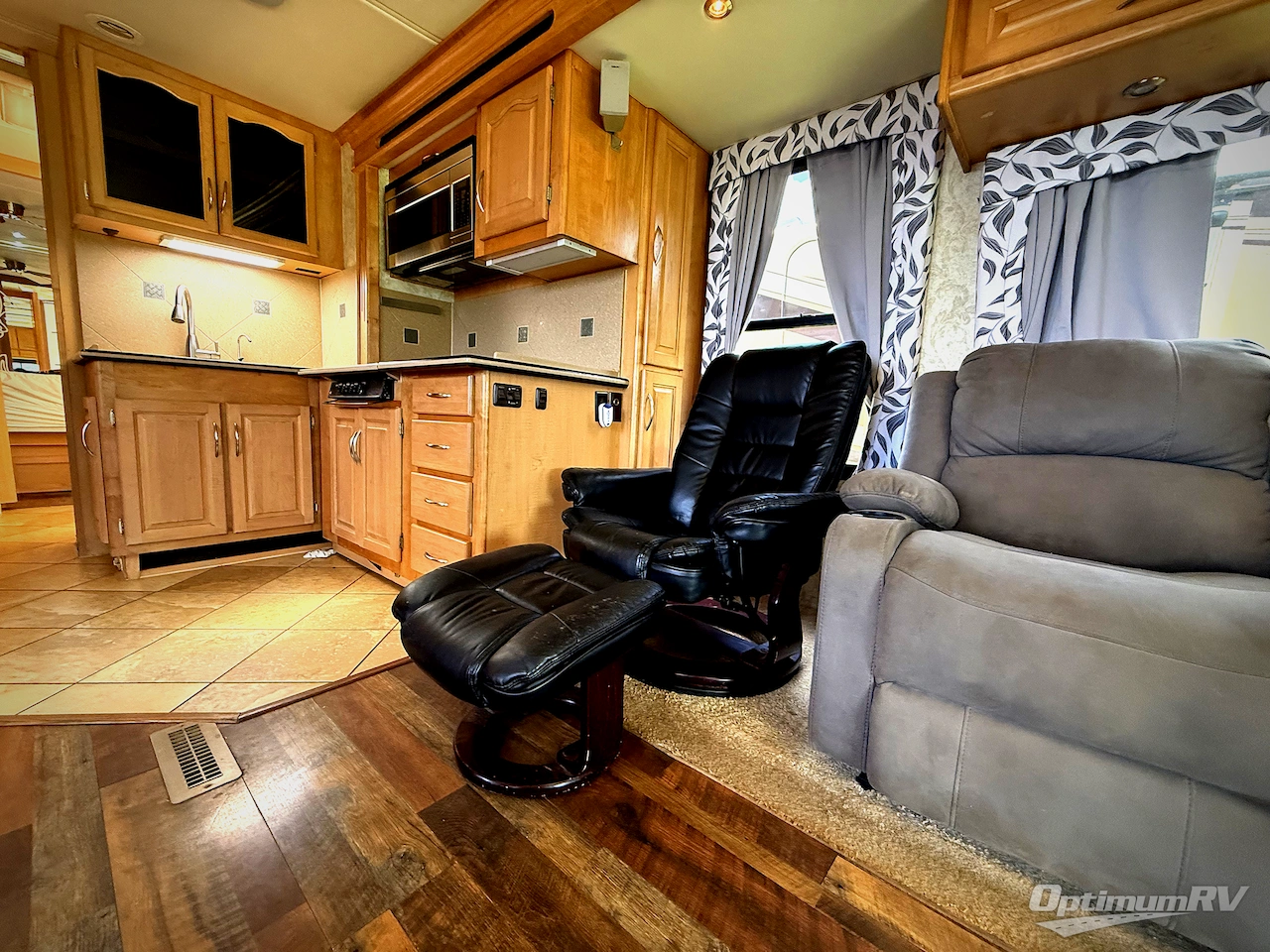 2006 National RV Tradewinds 40E Photo 11