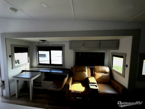 2025 Brinkley Model Z 3100 RV Photo 3