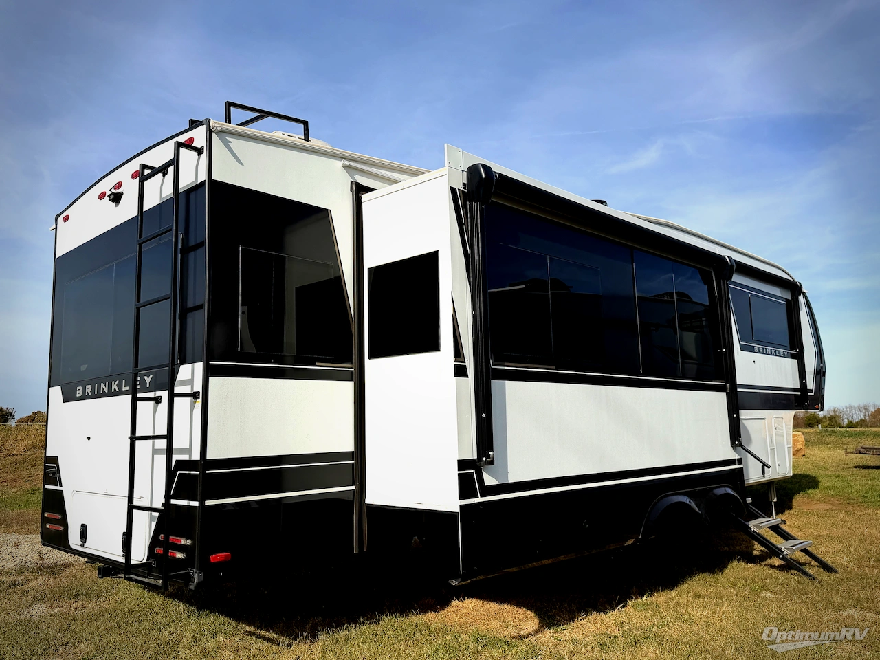 2025 Brinkley Model Z 3100 Photo 2