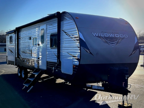 Used 2019 Forest River Wildwood 31KQBTS Featured Photo