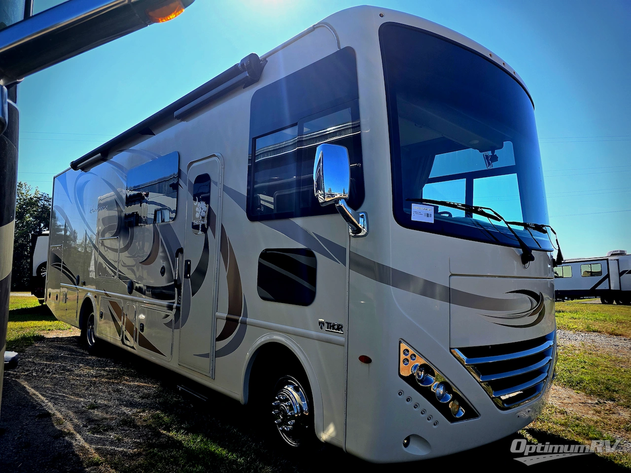 2018 Thor Hurricane 29M Photo 1
