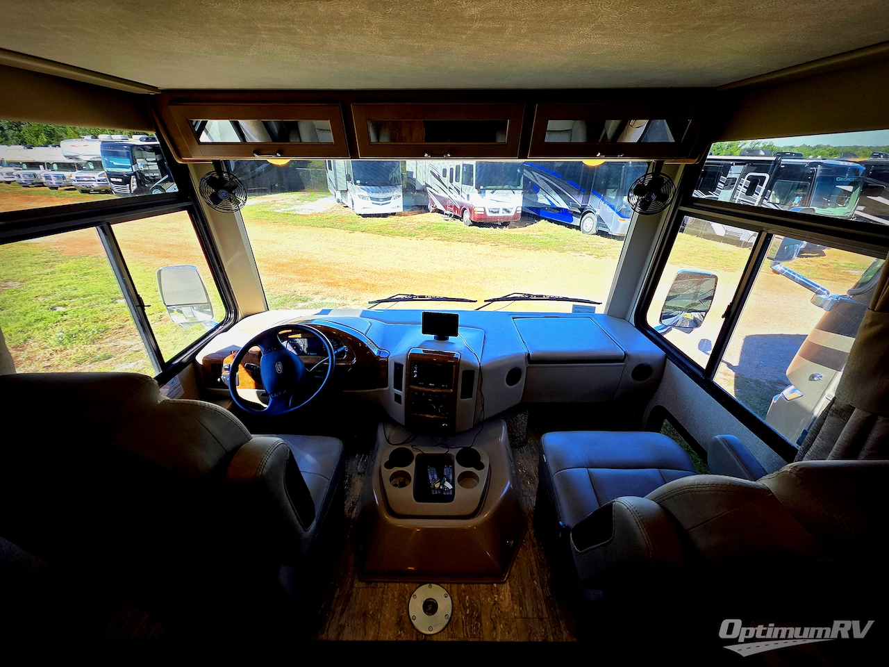 2018 Thor Hurricane 29M Photo 5