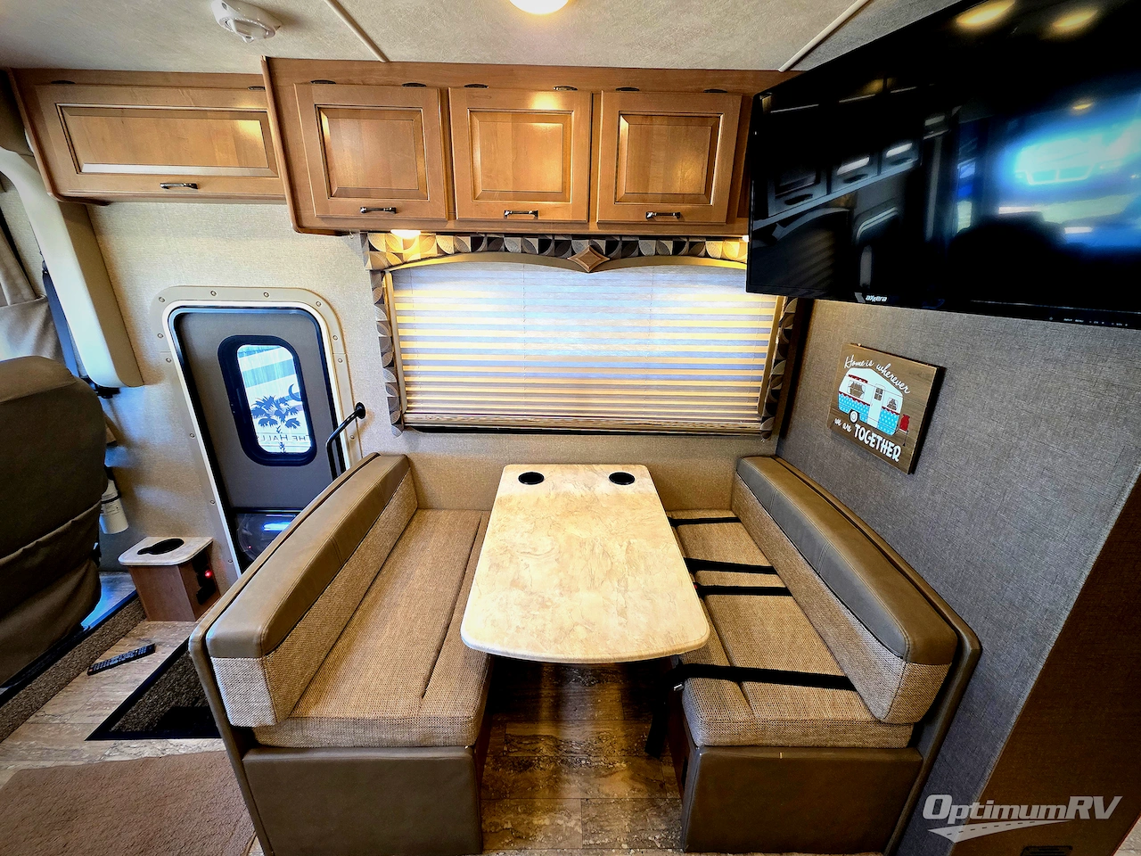 2018 Thor Hurricane 29M Photo 8