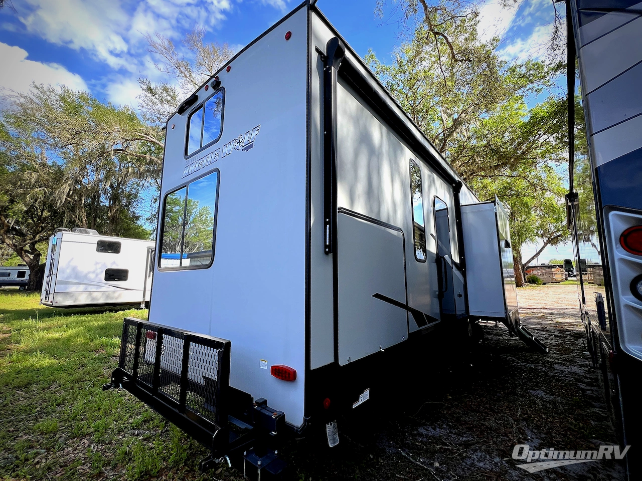 2023 Forest River Cherokee Arctic Wolf Suite 3770 Photo 3