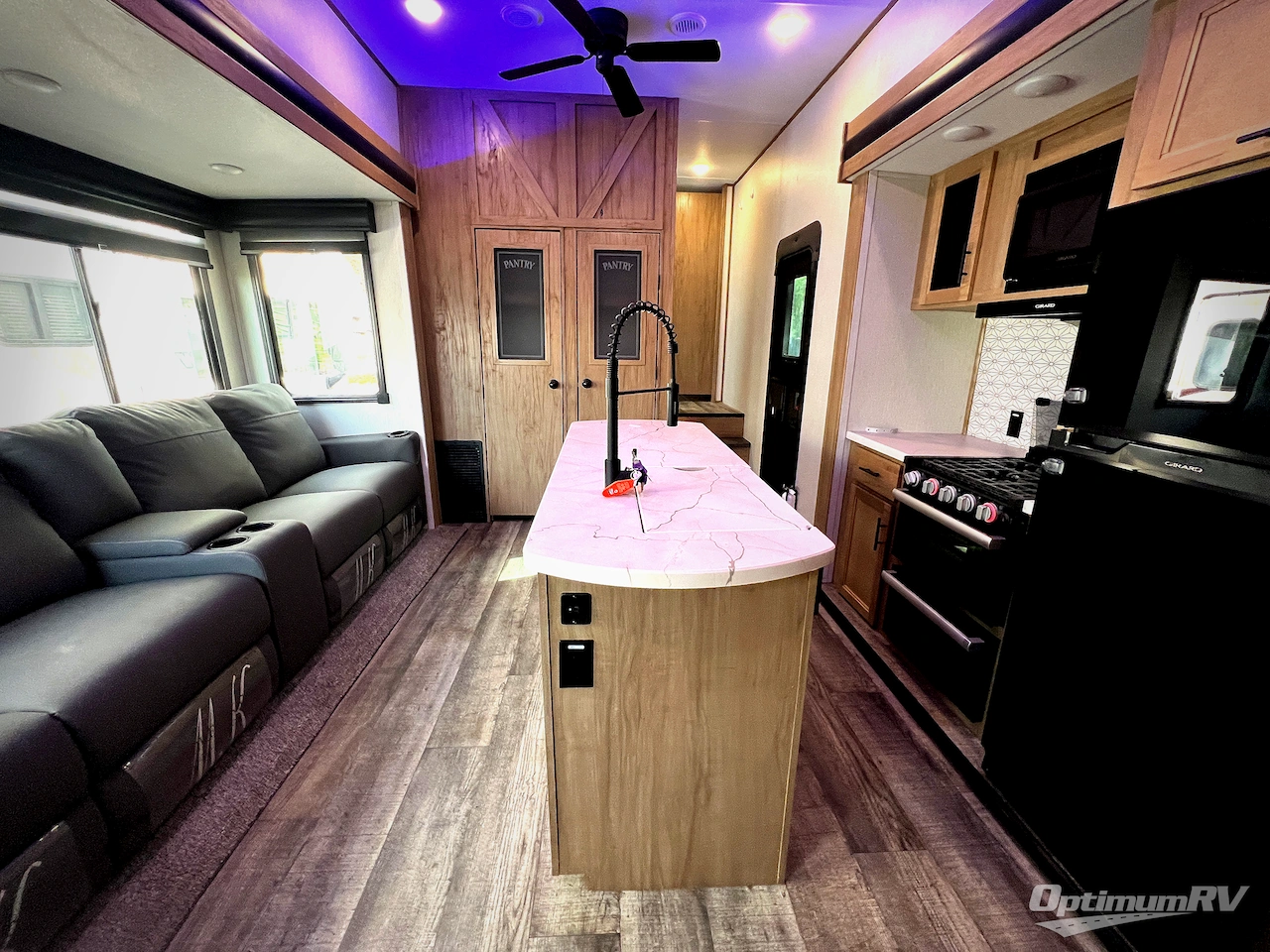 2023 Forest River Cherokee Arctic Wolf Suite 3770 Photo 5