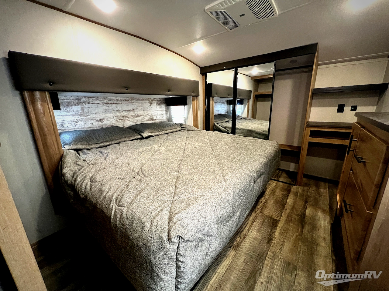 2023 Forest River Cherokee Arctic Wolf Suite 3770 Photo 20