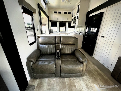 2025 Palomino Puma Destination 403LFT RV Photo 2